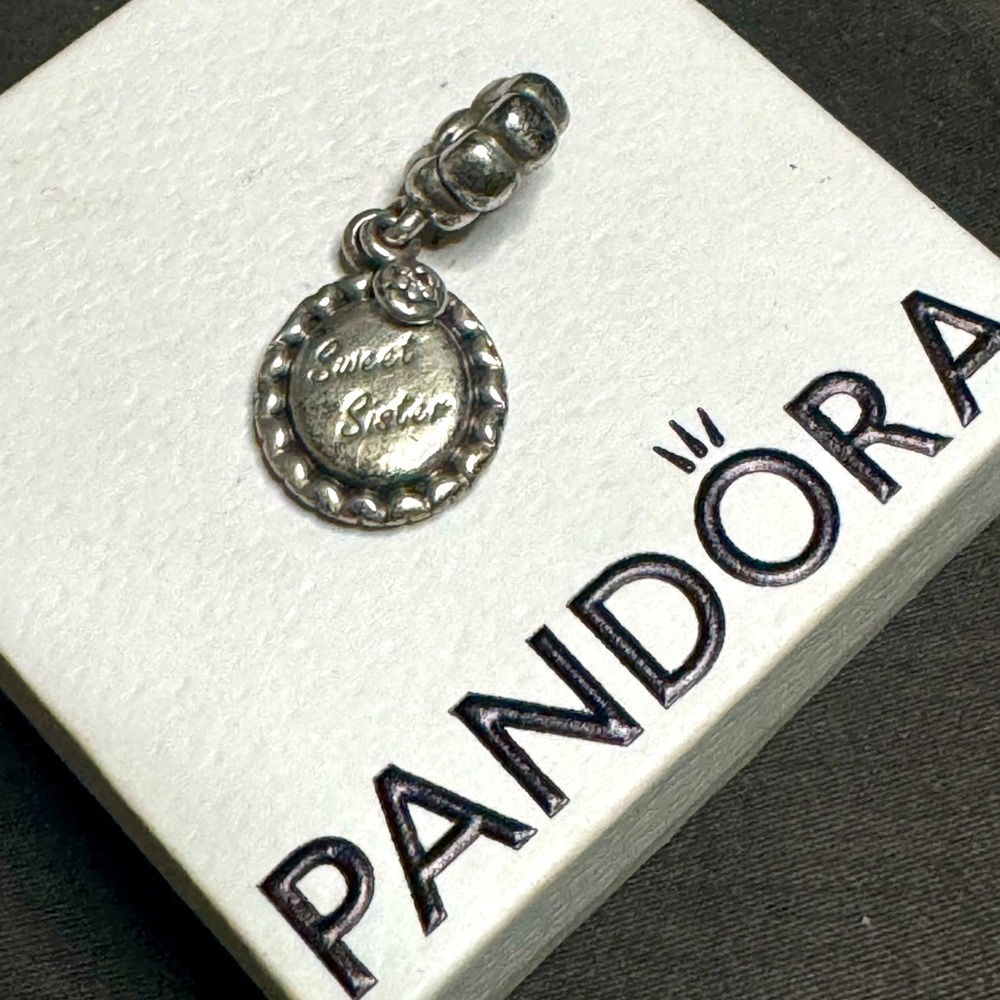 Authentic Pandora ‘Sweet Sister’ Charm